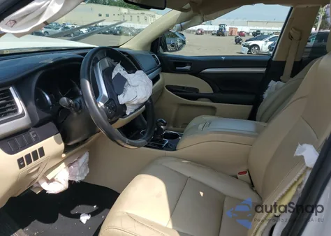 2015 Toyota Highlander Xle z USA, uszkodzony, nr VIN 5TDJKRFH1FS207891